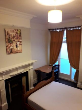 Shared accommodation to rent in Park Road West, Wolverhampton, West Midlands