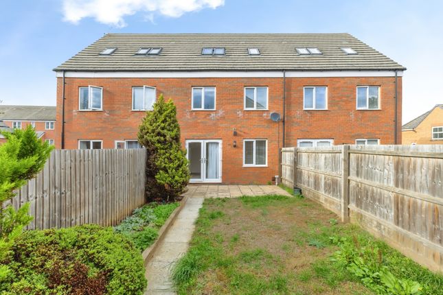 16, York Way, Northamptonshire photo 3