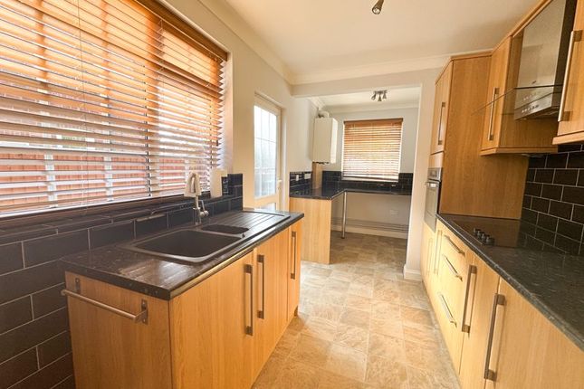 20, Drake Avenue, Grimsby photo 4