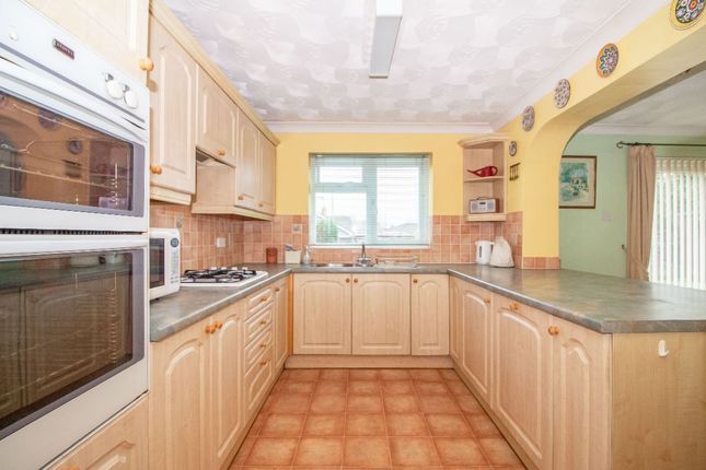 9 Larchfield Way, Waterlooville photo 3