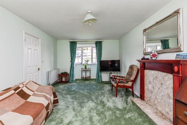 15, Kensington Close, St. Leonards-On-Sea photo 2