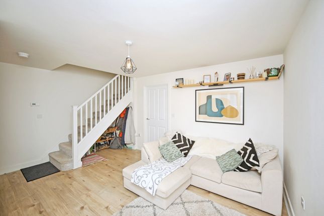 7, Blackberry Lane, Warwickshire photo 4