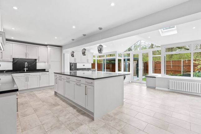 48 Thirlmere, Stevenage, Hertfordshire photo 2