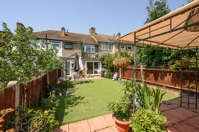 59, Templecombe Way, Morden photo 2
