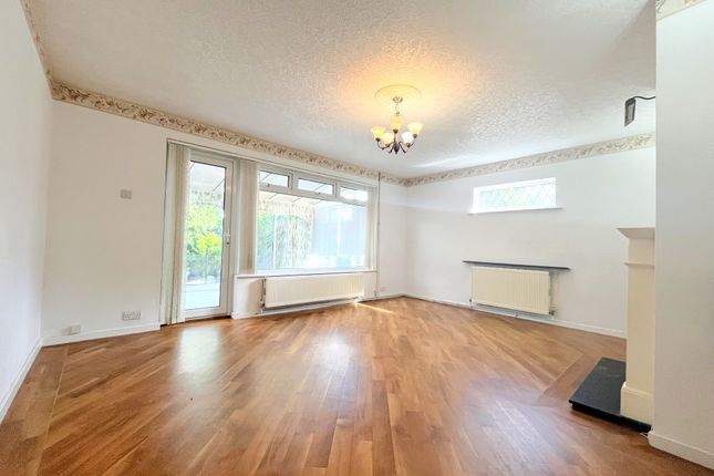 3, Langport Drive, Westcliff-on-Sea photo 2