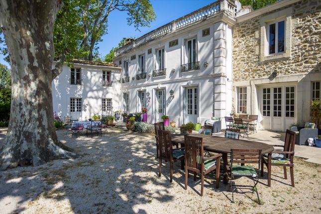 Villa for sale in Montfavet, Vaucluse, Provence-Alpes-Côte D'azur, France