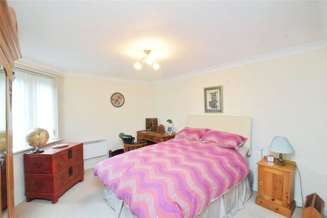 16, Pantygwydr Court, Swansea photo 4