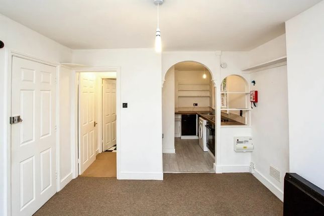 Flat 2, Westfield House, 18 Oak Road, Southampton photo 4