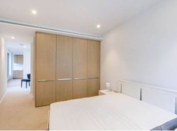 Flat to rent in Park Drive, London