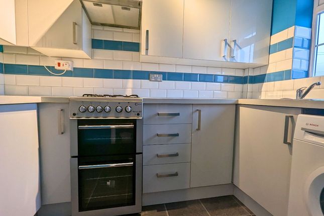 67 Cliffe Park Crescent, Leeds photo 3