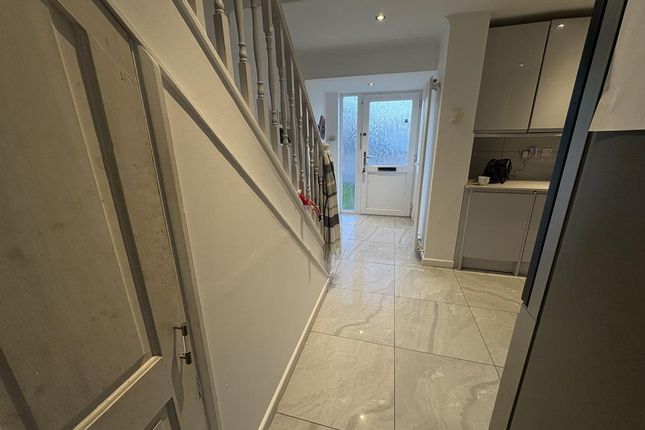 56, Telscombe Way, Luton photo 2