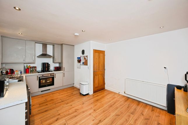 2A,, Bramley Road, Chesterfield photo 2