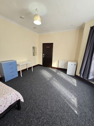 Shared accommodation to rent in Reigate Road, Ilford