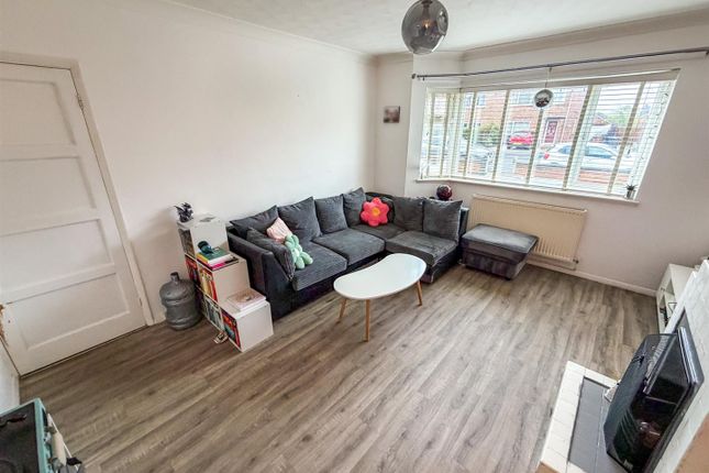 12, Kipling Road, Corby photo 3