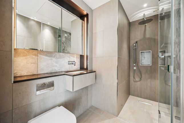 Flat for sale in Carrara Tower, Bollinder Place, London