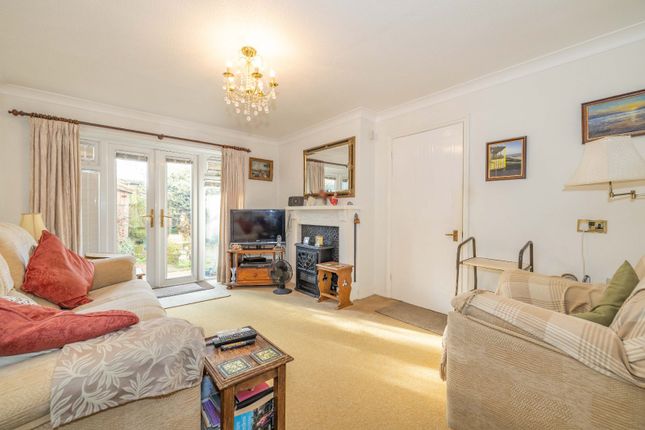 3, Canon Green, Wingham photo 2