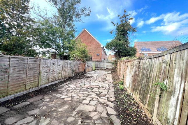 Rossindel Road, Hounslow photo 5