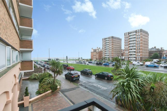2-bed flat on Grand Avenue, East Sussex, £450,000