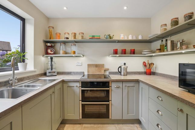 309 Manor Road, Witney photo 2