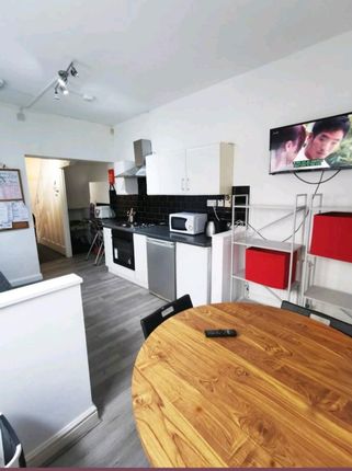Thumbnail Room to rent in Holberry Close, Sheffield, South Yorkshire