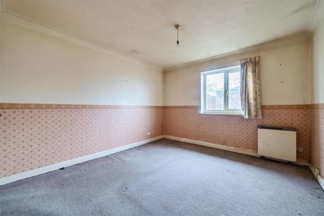 Flat for sale in St. Lawrence Quay, Salford