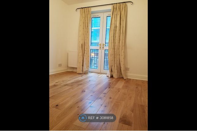 Whiston Road, London photo 3
