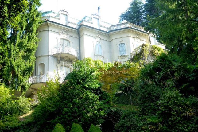 Villa for sale in Via Scalini, Brunate, Lombardia