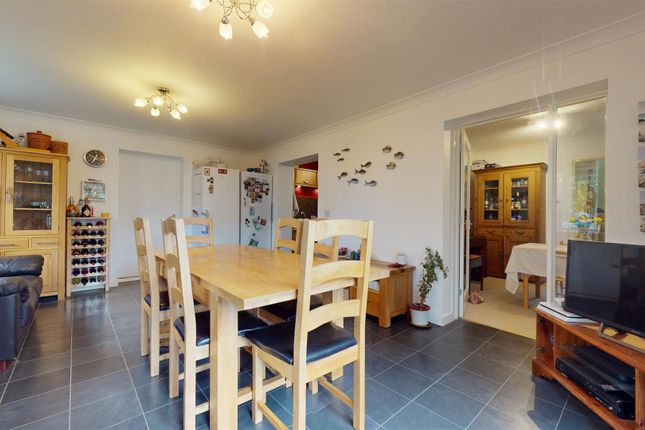 4, Wavell Court, Milton Keynes photo 3