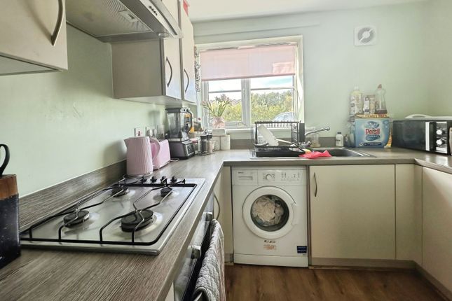 64, Alder Road, Leeds photo 4