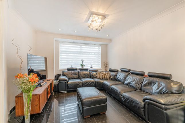 33, Durants Park Avenue, Enfield photo 4