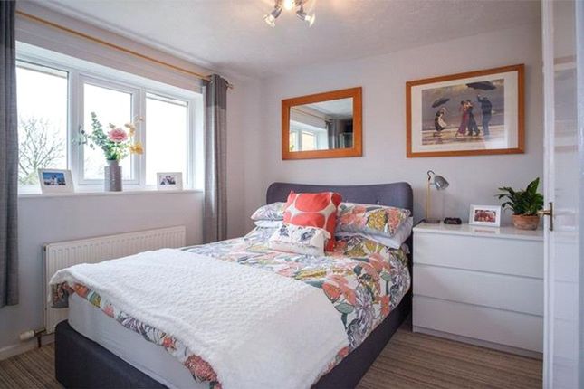 27 Charlecote Park, Telford photo 4