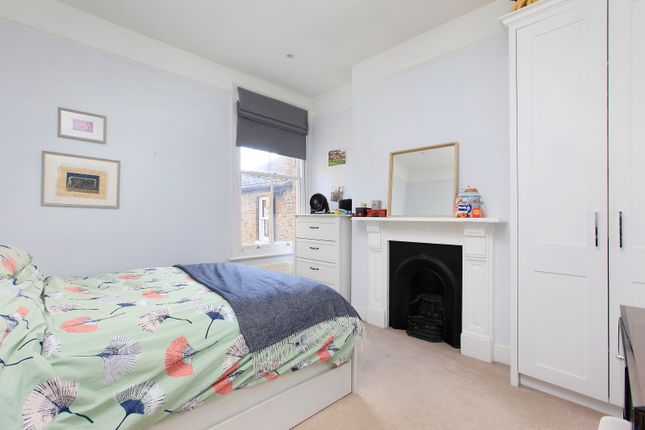 Flat for sale in Rudloe Road, Clapham South, London