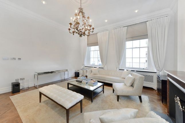 Eaton Square, London photo 2