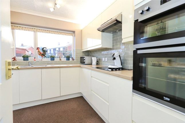 14, Nursery Grove, Worcestershire photo 3