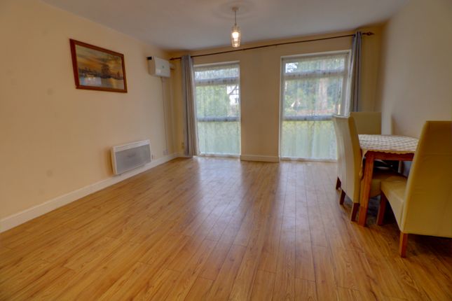 1, Baron Court, Reading photo 3