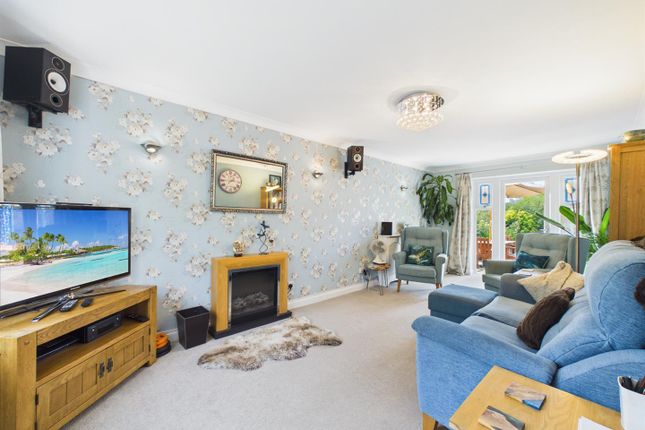 2, Saxby Road, Chippenham photo 4