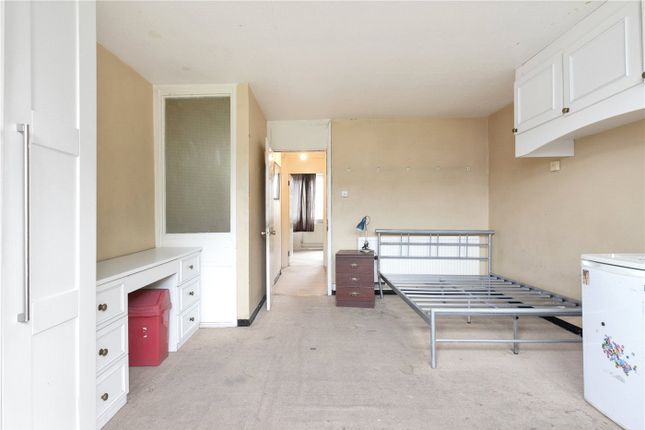 Thumbnail Flat for sale in Hindrey Road, London