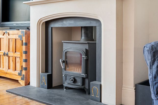 36 Newry Road, London photo 4
