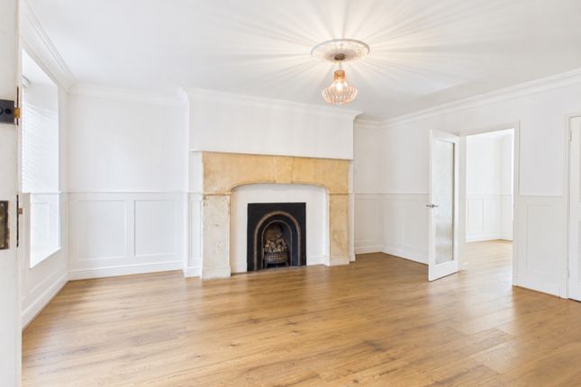 Flat 1, 18 Lansdown Crescent, Cheltenham photo 2