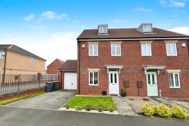 Thumbnail Town house for sale in Carrigill Drive, Longbenton, Newcastle Upon Tyne
