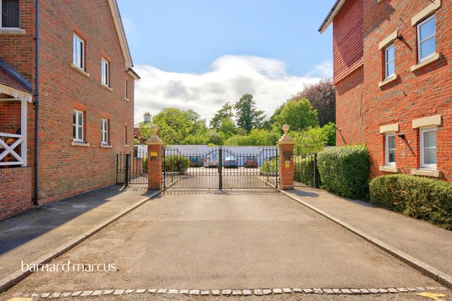 Flat 36, Townfield Court, 32, Horsham Road, Dorking photo 4