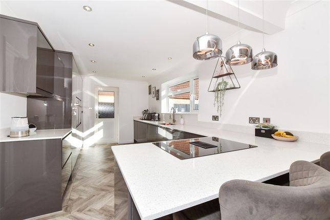 Leigh Avenue, Maidstone photo 3