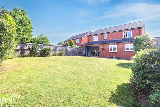3, Lavender Close, Leicester photo 2