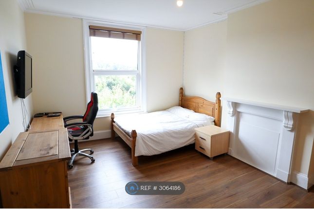 Rockside, Exeter photo 3