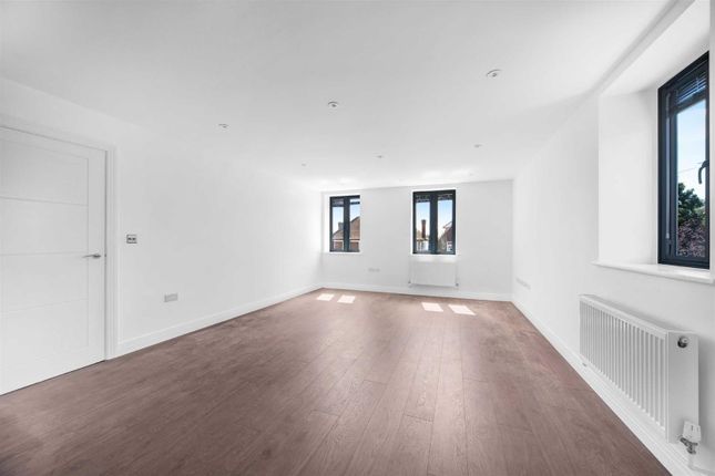 Flat 3, Quilters Court, Ruislip photo 2