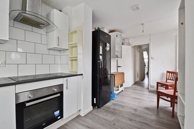51, Buckingham Road, London photo 3