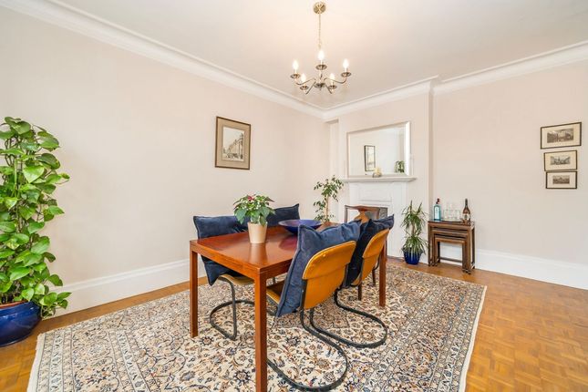 Flat 23, Burnham Court, Moscow Road, London photo 4