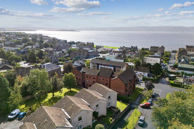 4, Lomond Court, Argyll and Bute photo 2