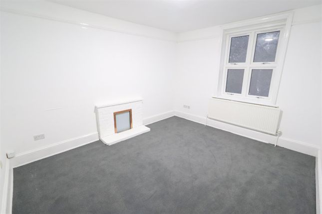 Flat to rent in London Road, Ryton On Dunsmore, Coventry