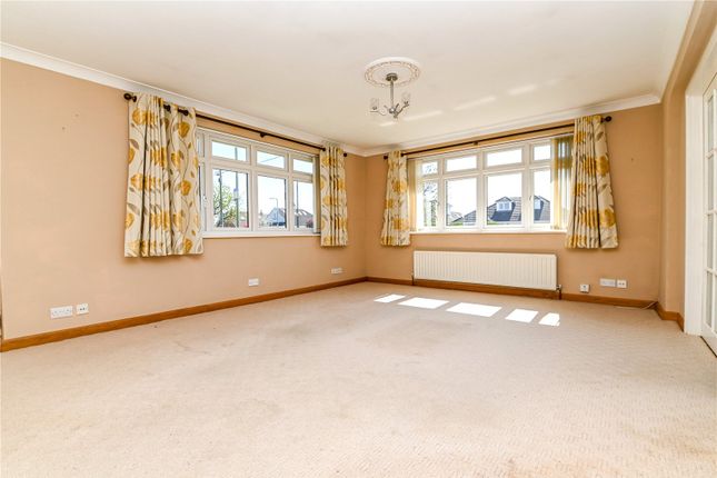 23, Wavendon Avenue, New Milton photo 3